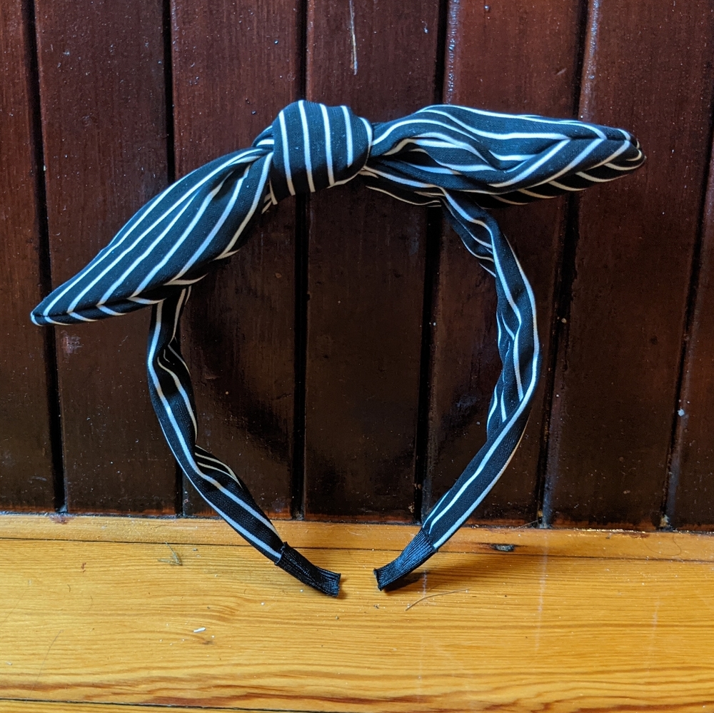 Bow Headband NWOT
